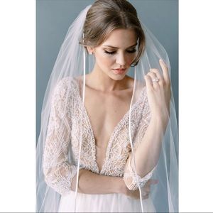 NEW! TONI FEDERICI Satin Trim 60” Floor Length Veil.